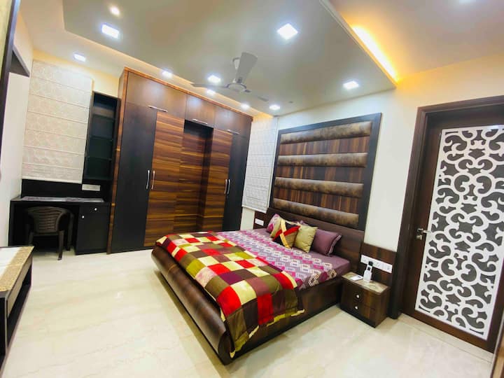 4 BHK Builder Floor For Rent in Vasant Vihar