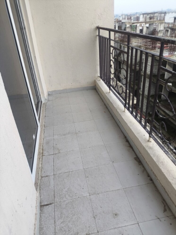 Balcony, signature-the-millennia-2 2 Bedroom 625 Sq.Ft. Apartment In Sector 37d Gurgaon 9105407