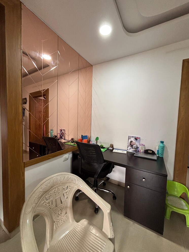 Team Area, lodha-casa-rio 2 Bedroom 686 Sq.Ft. Apartment In Dombivli East Thane 9105441