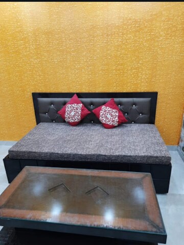 Furnished Amenities in 6+ BHK Independent House at Ansal Sushant Floors, Sushant Lok ii – for Sale