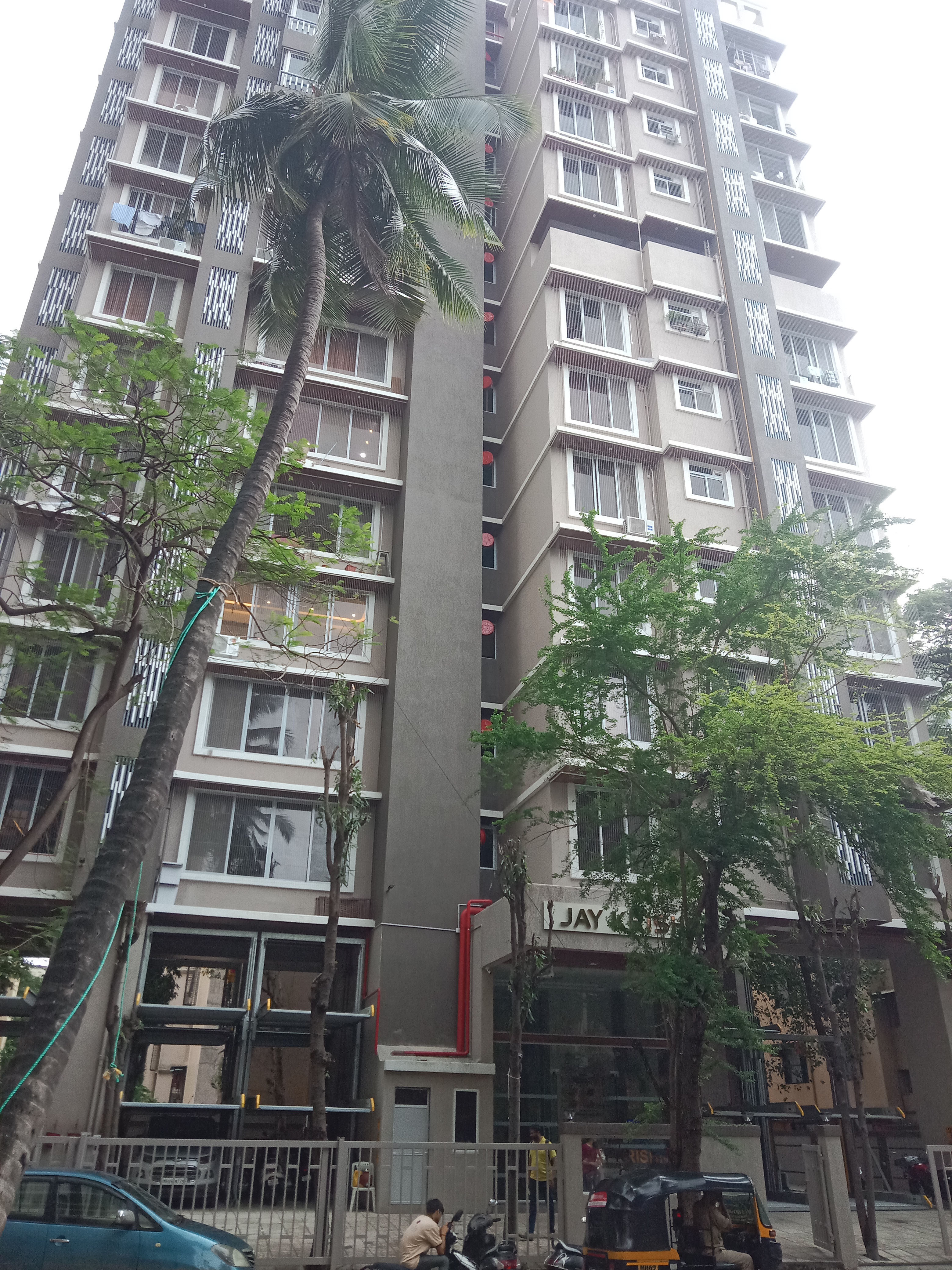 2 BHK + Servant Room Apartment For Sale in Parinee Adney