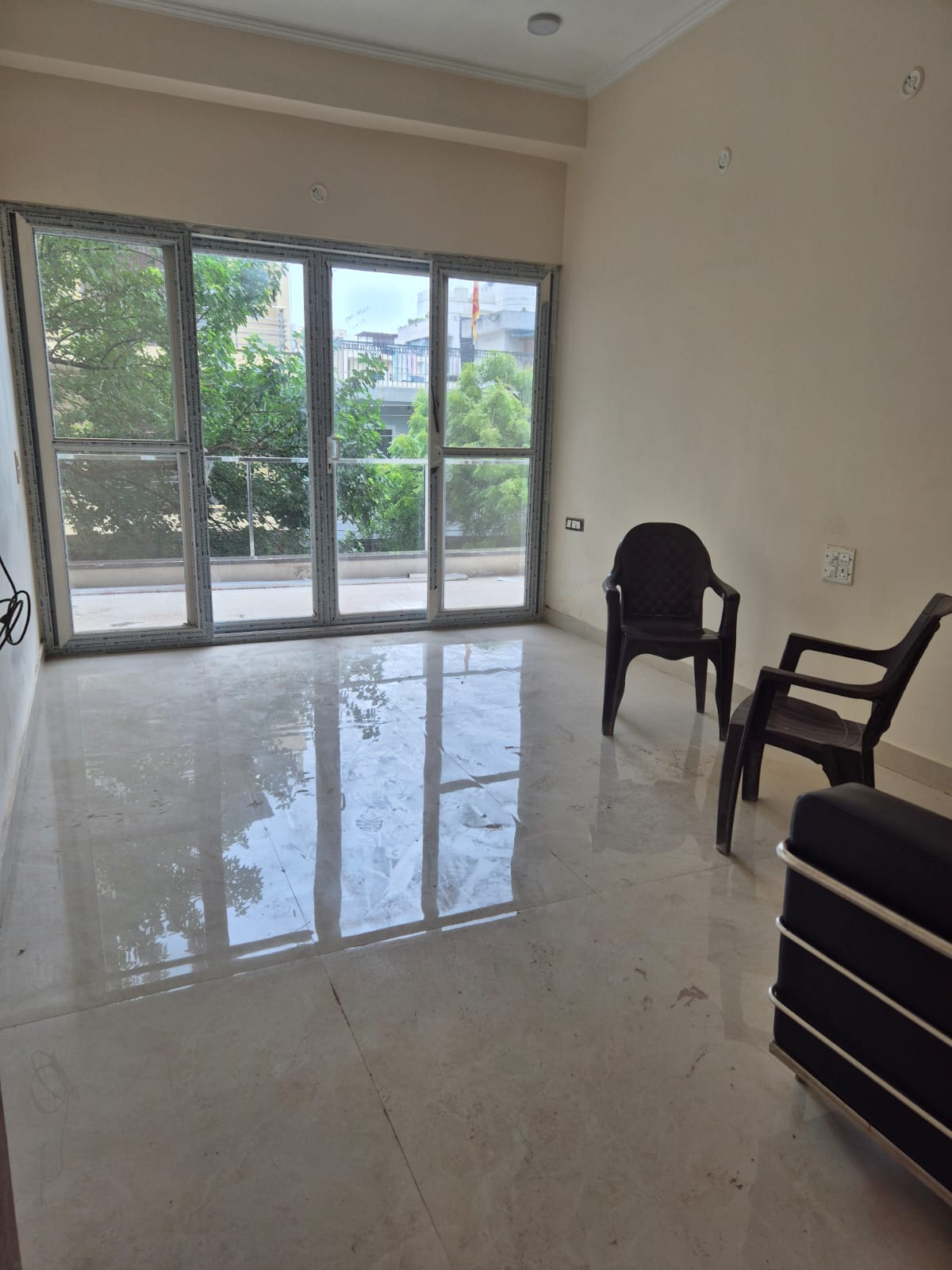 4 BHK + Pooja Room,Servant Room,Study Room Builder Floor For Rent in RWA Apartments Sector 26