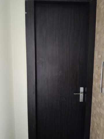 Furnished Amenities in 4 BHK Apartment at Indiabulls Enigma, Sector 110 – for Rent