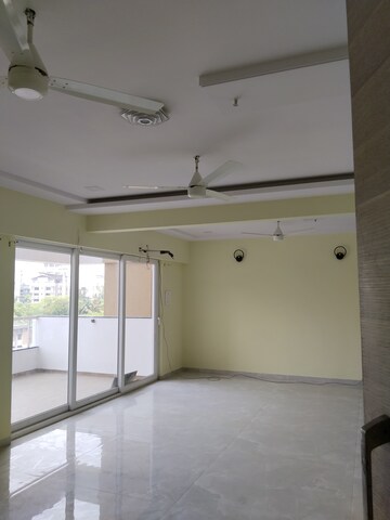 Kitchen in 4 BHK Apartment at Indiabulls Enigma, Sector 110 – for Rent
