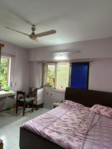 Bedroom in 2 BHK Apartment at Karve Nagar – for Rent