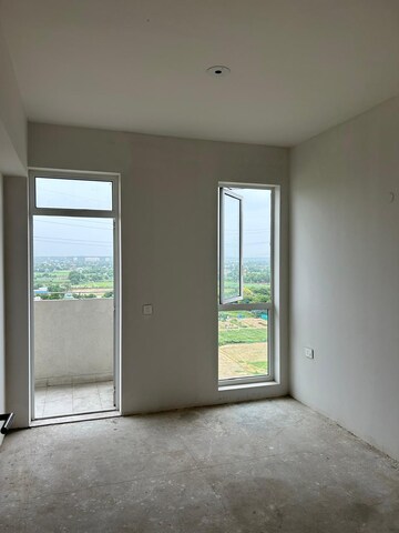 Room in 3 BHK Apartment at DLF Regency Park I, Dlf Phase iv – for Rent