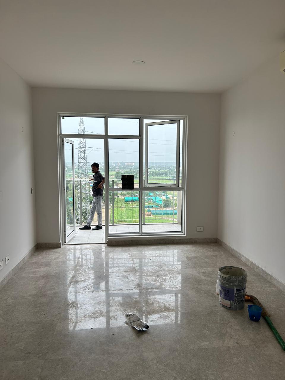 3 BHK + Servant Room Apartment For Rent in DLF Regency Park I