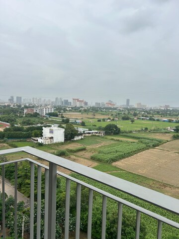 Plot Area in 3 BHK Apartment at DLF Regency Park I, Dlf Phase iv – for Rent