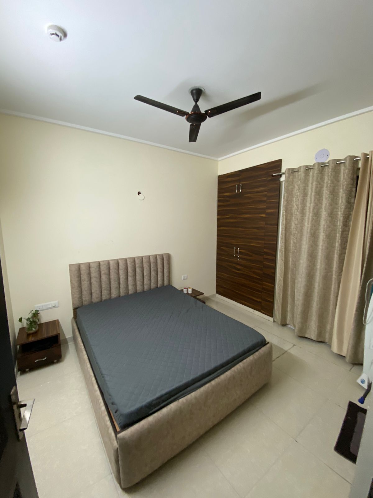 2 BHK + Pooja Room Apartment For Rent in Dasnac The Jewel