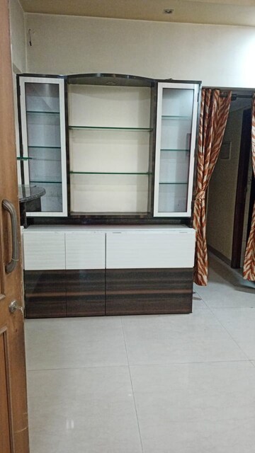 Room in 1 BHK Apartment at Raheja Heights Phase 2, Goregaon East – for Rent