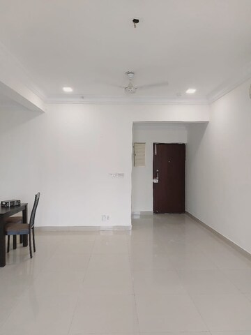 Room in 2 BHK Apartment at Suncity Essel Tower, Sector 28 – for Rent
