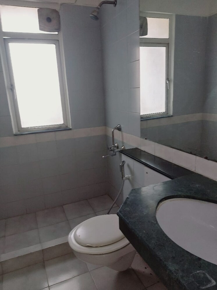 Bathroom, suncity-essel-tower 2 Bedroom 1087 Sq.Ft. Apartment In Sector 28 Gurgaon 9105537