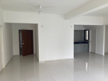 Room in 3 BHK Apartment at Shela – for Rent