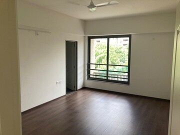 Room in 3 BHK Apartment at Shela – for Rent