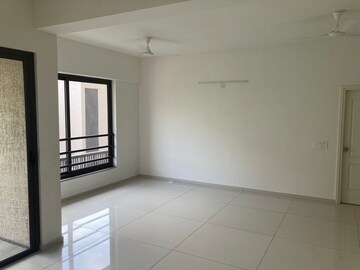 Room in 3 BHK Apartment at Shela – for Rent