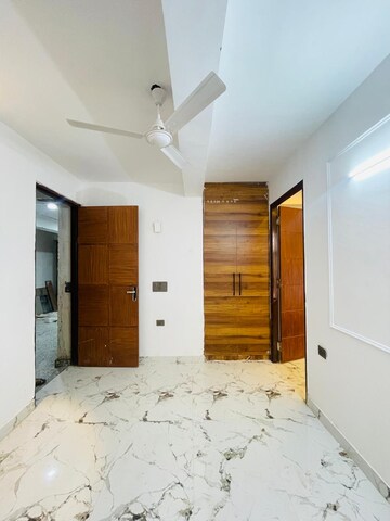 Room in 1 BHK Builder Floor at Saket – for Rent
