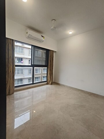 Room in 1 BHK Apartment at Platinum Life, Andheri West – for Rent