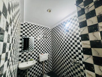 Team Area in 2 BHK Independent House at Chattarpur – for Rent