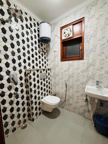 Bathroom in 1 BHK Builder Floor at Saket – for Rent