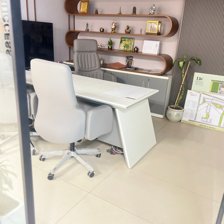 Team Area, rps-world-trade-center Commercial Office Space 451 Sq.Ft. In Sector 27c Faridabad 9105600