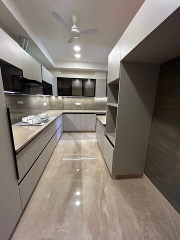 Kitchen in 4 BHK Builder Floor at DLF City Phase IV, Dlf Phase iv – for Rent