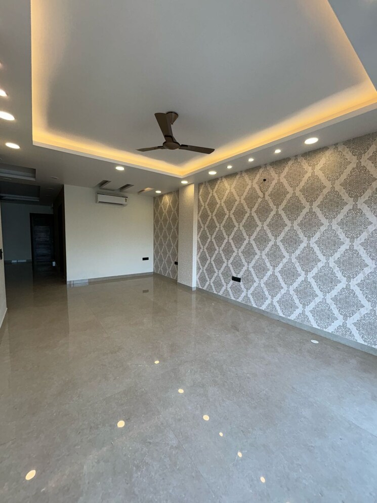 Balcony, dlf-city-phase-iv 4 Bedroom 2700 Sq.Ft. Builder Floor In Dlf Phase iv Gurgaon 9105645