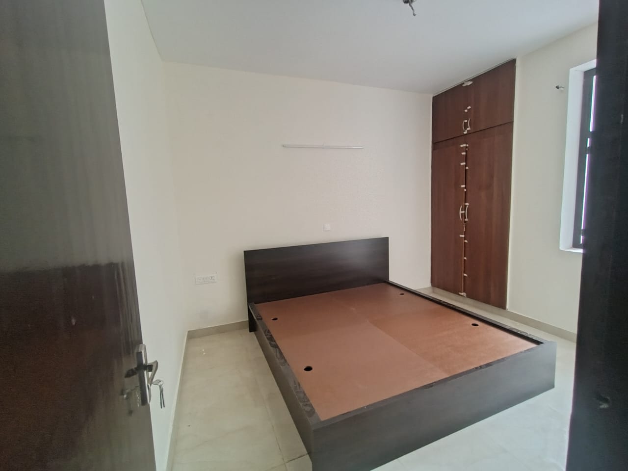 3 BHK 1600 Sq.Ft. Apartment in DLF City Phase V
