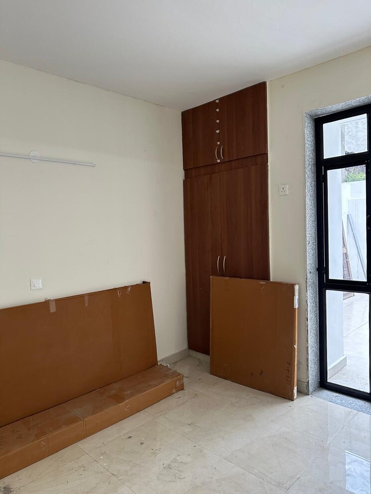 Room, dlf-city-phase-v 3 Bedroom 1600 Sq.Ft. Apartment In Dlf Phase V Gurgaon 9105658