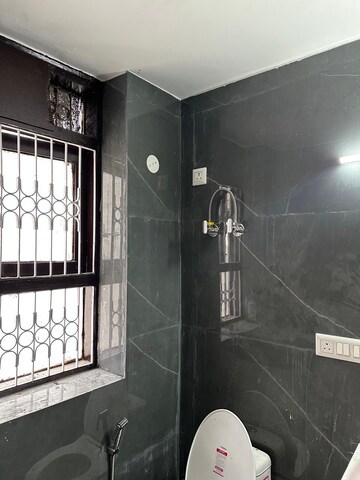 Room in 3 BHK Apartment at DLF City Phase V, Dlf Phase V – for Rent