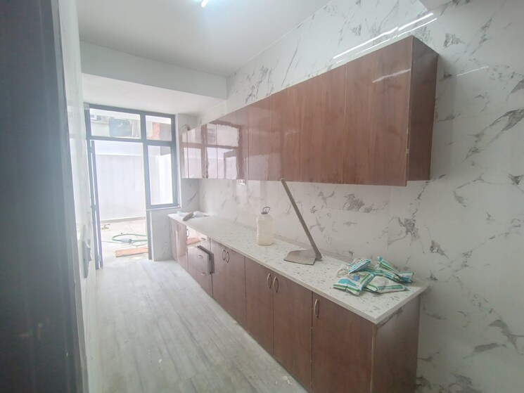 Kitchen, dlf-city-phase-v 3 Bedroom 1600 Sq.Ft. Apartment In Dlf Phase V Gurgaon 9105658