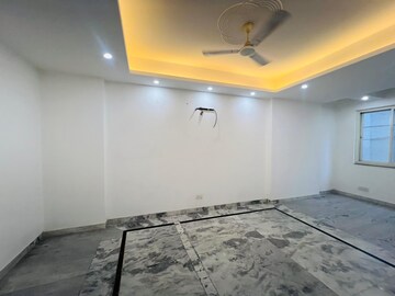Room in 3 BHK Independent House at Chattarpur – for Rent