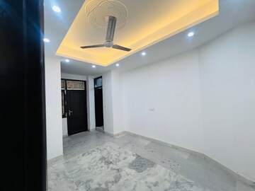 Room in 3 BHK Independent House at Chattarpur – for Rent