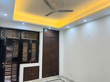 Room in 3 BHK Independent House at Chattarpur – for Rent