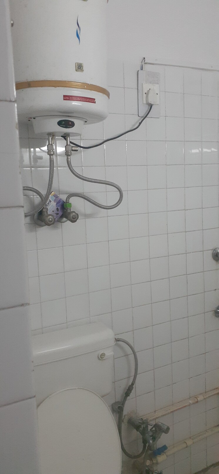 Bathroom, vasant kunj 3 Bedroom 1500 Sq.Ft. Apartment In Vasant Kunj Delhi 9105727