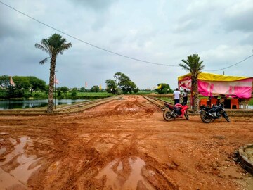  Plot – Garden View at Laxmi Nagar - for Sale