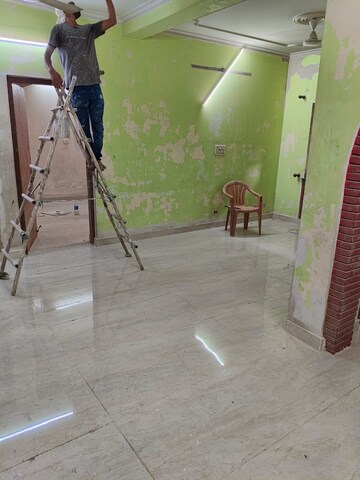 Room in 3 BHK Apartment at Vasant Kunj – for Rent