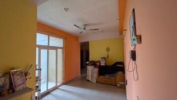 Room in 3 BHK Apartment at Gaur City 2 - 11th Avenue, Sector 16c Greater Noida – for Rent