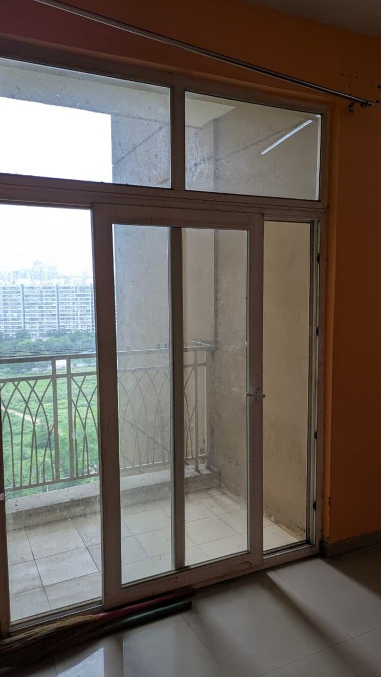 Room, gaur-city-2-11th-avenue 3 Bedroom 871 Sq.Ft. Apartment In Sector 16c Greater Noida Greater Noida 9105775