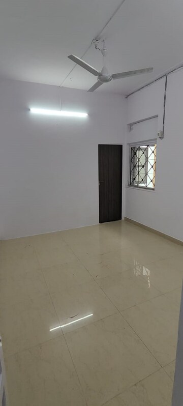 Room in 1.5 BHK Apartment at Bandra West – for Rent