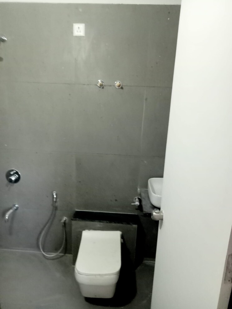 Bathroom, elenza-greenwood 3 Bedroom 1725 Sq.Ft. Apartment In South Bopal Ahmedabad 9105757
