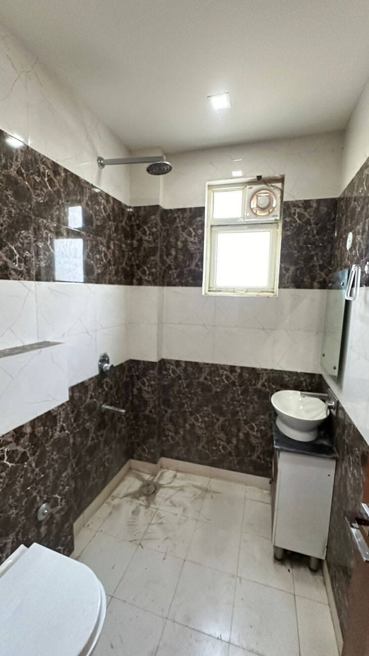 Kitchen, freedom fighters enclave 2 Bedroom 1100 Sq.Ft. Builder Floor In Freedom Fighters Enclave Delhi 9105794