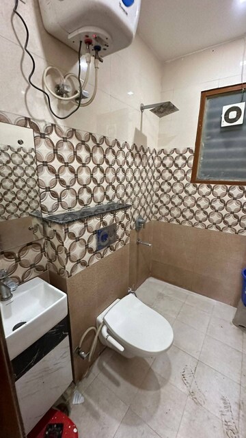Team Area in 2 BHK Builder Floor at Freedom Fighters Enclave – for Rent