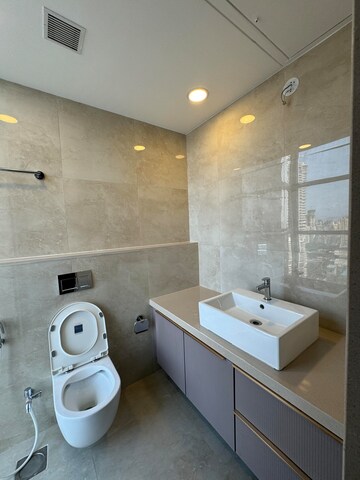 Bathroom in 4 BHK Apartment at Kohinoor Square Altissimo, Dadar West – for Rent