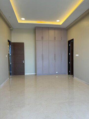 Furnished Amenities in 4 BHK Apartment at Kohinoor Square Altissimo, Dadar West – for Rent