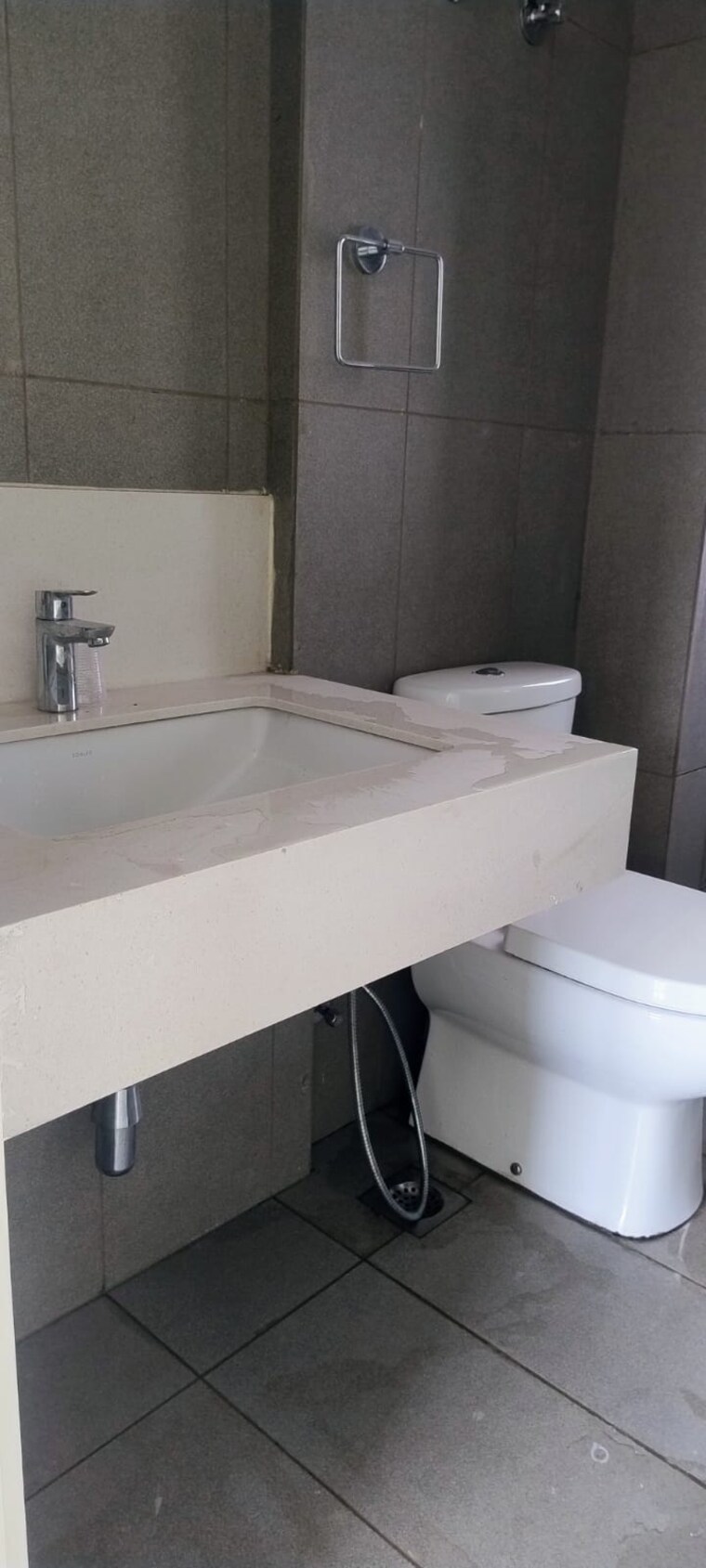 Bathroom, dlf-regency-park-i 2 Bedroom 1150 Sq.Ft. Apartment In Dlf Phase iv Gurgaon 9105841