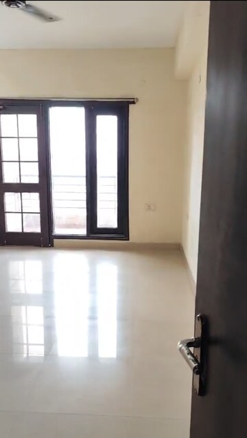 Room in 2.5 BHK Apartment at RPS Savana, Sector 88 – for Rent