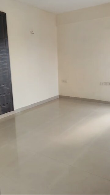 Room in 2.5 BHK Apartment at RPS Savana, Sector 88 – for Rent