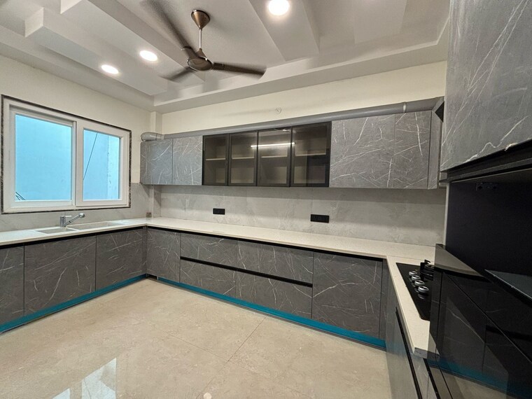 Kitchen, dlf-city-phase-iv 4 Bedroom 2500 Sq.Ft. Builder Floor In Dlf Phase iv Gurgaon 9105890
