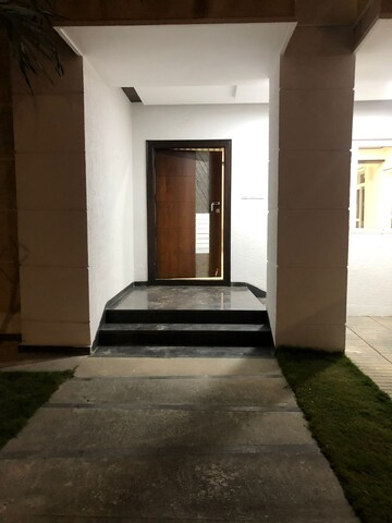 Room in 4 BHK Villa at Vajram Aster Homes, Gopanpally – for Rent
