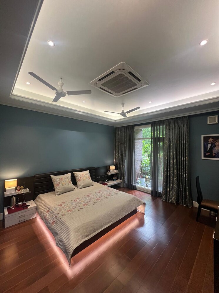 Living Room, sector 22 6 Bedroom 162 Sq.Mt. Independent House In Sector 22 Noida 9105950